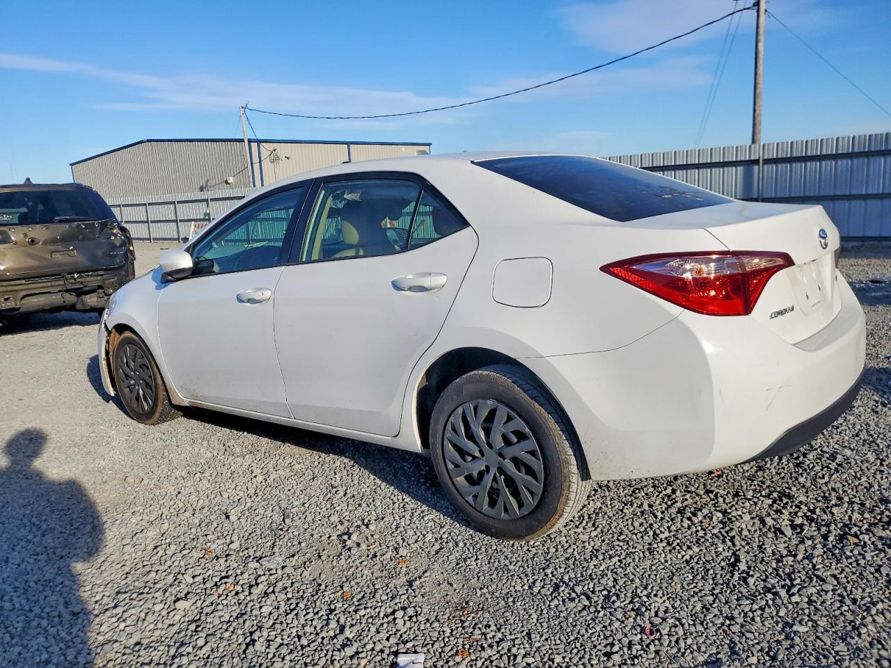2017 Toyota Corolla L - Фото 2