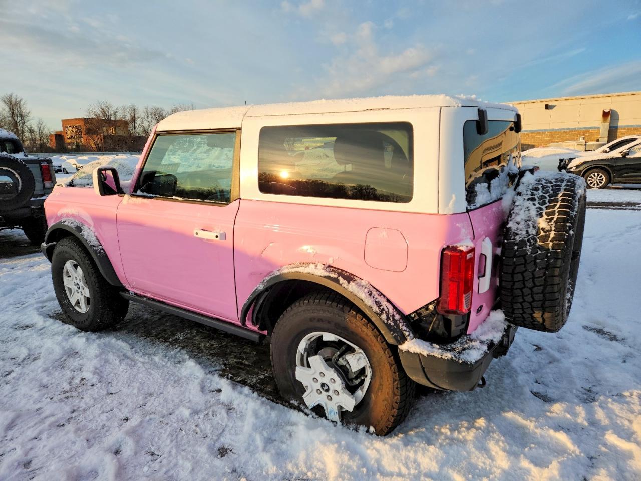 2024 Ford Bronco Black Diamond - Фото 2