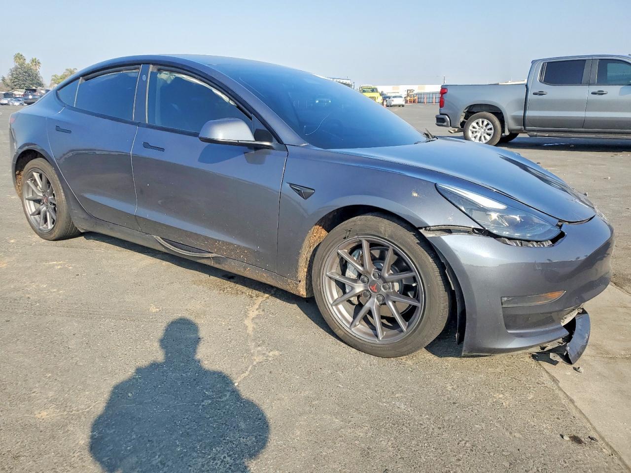 2023 Tesla Model 3 - Фото 4