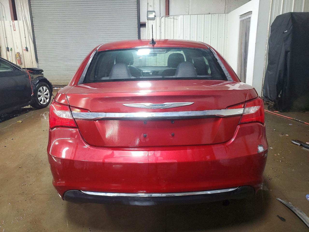 2014 Chrysler 200 Touring - Фото 6