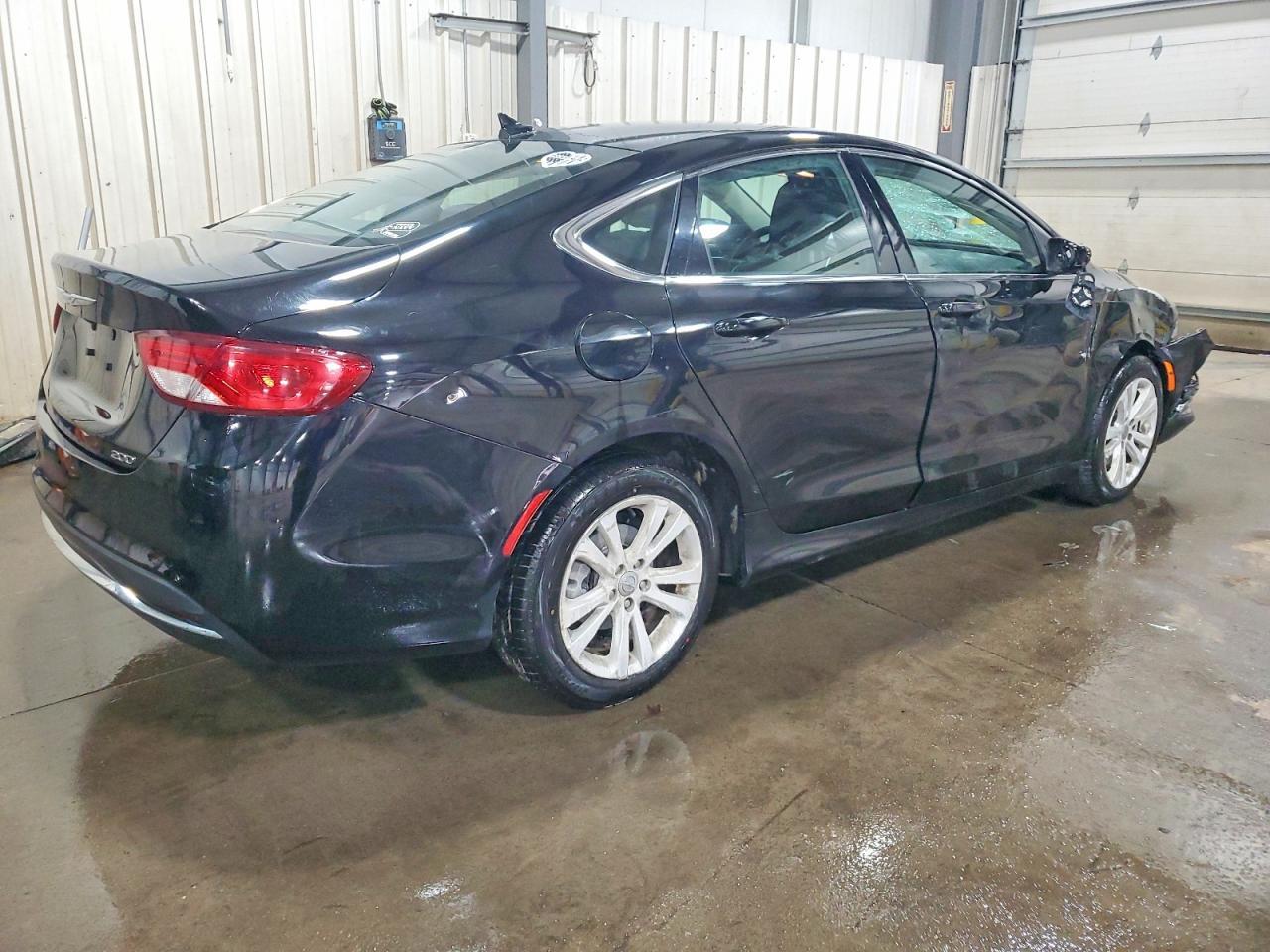 2015 Chrysler 200 Limited - Image 3