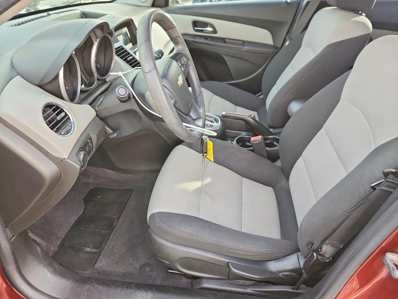 2012 Chevrolet Cruze Ls - Image 7