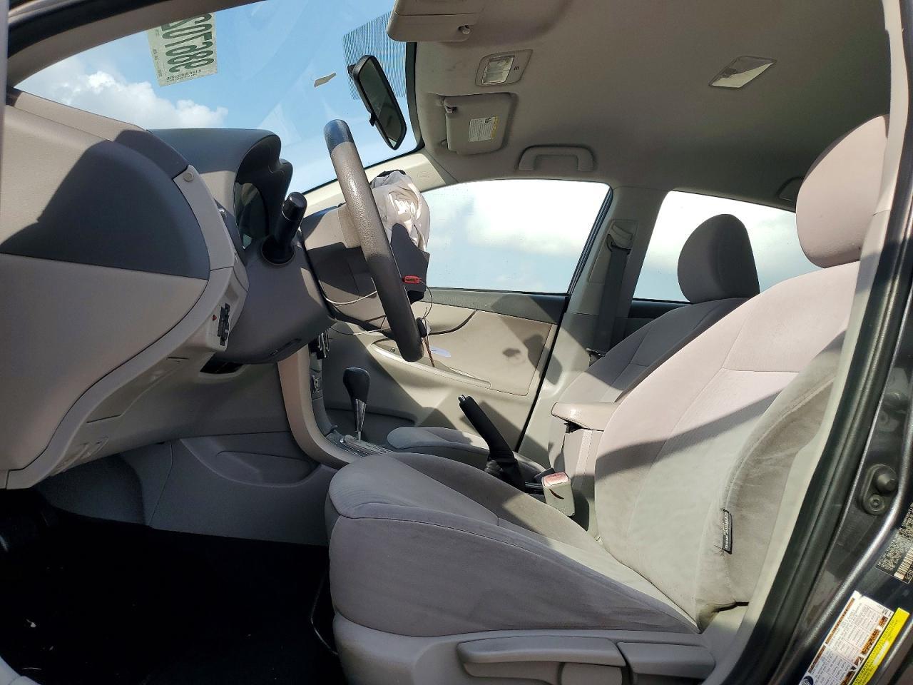 2010 Toyota Corolla - Фото 7