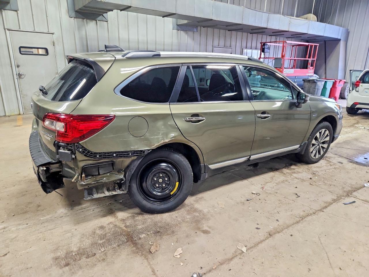2017 Subaru Outback Touring - Image 3