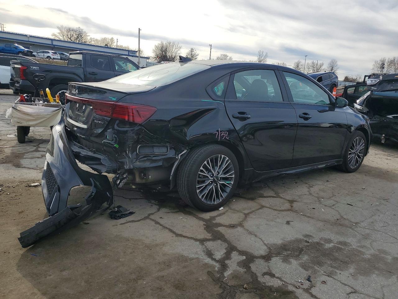 2024 Kia Forte Gt Line - Image 3