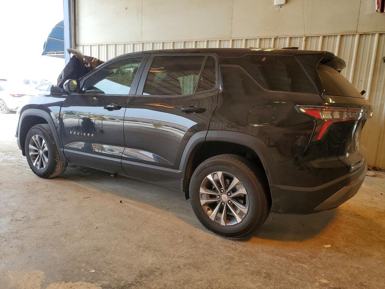 2025 Chevrolet Equinox Lt - Image 2