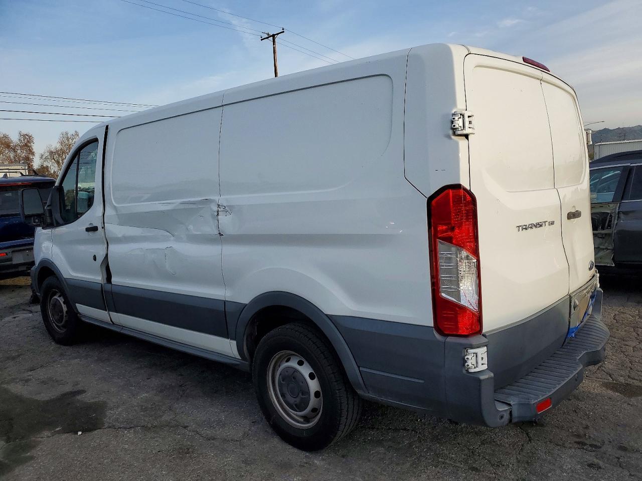 2018 Ford Transit 150 Delivery Van - Фото 2