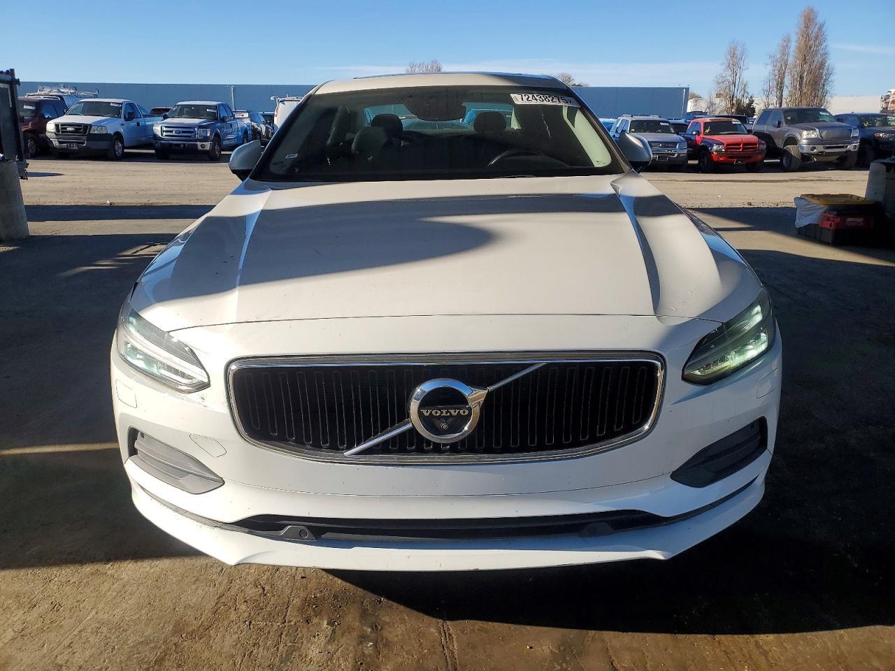 2018 Volvo S90 T5 Momentum - Фото 5