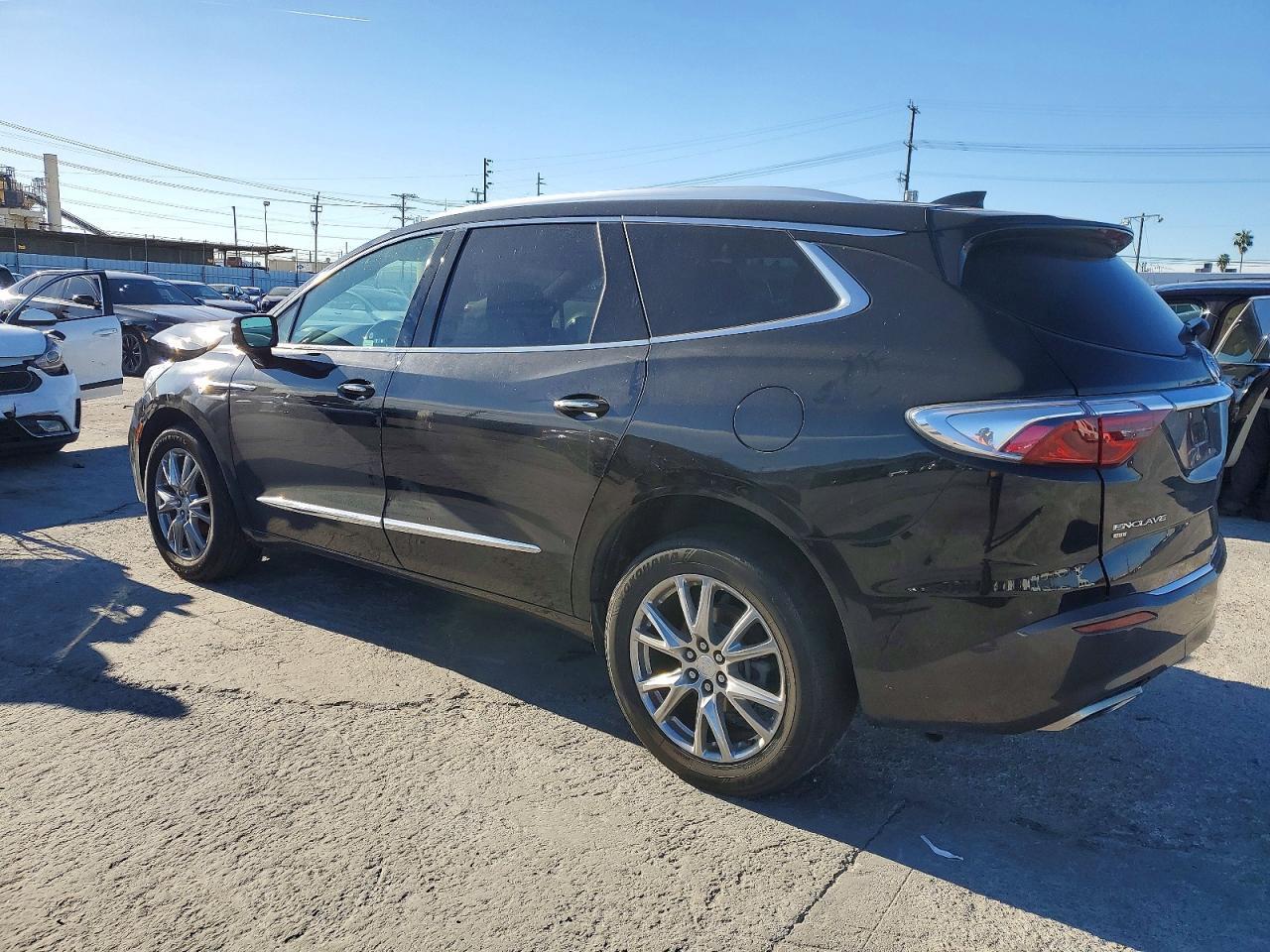 2022 Buick Enclave Premium - Image 2