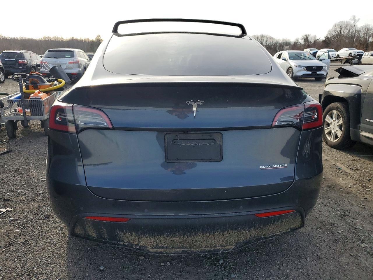 2023 Tesla Model Y - Фото 6