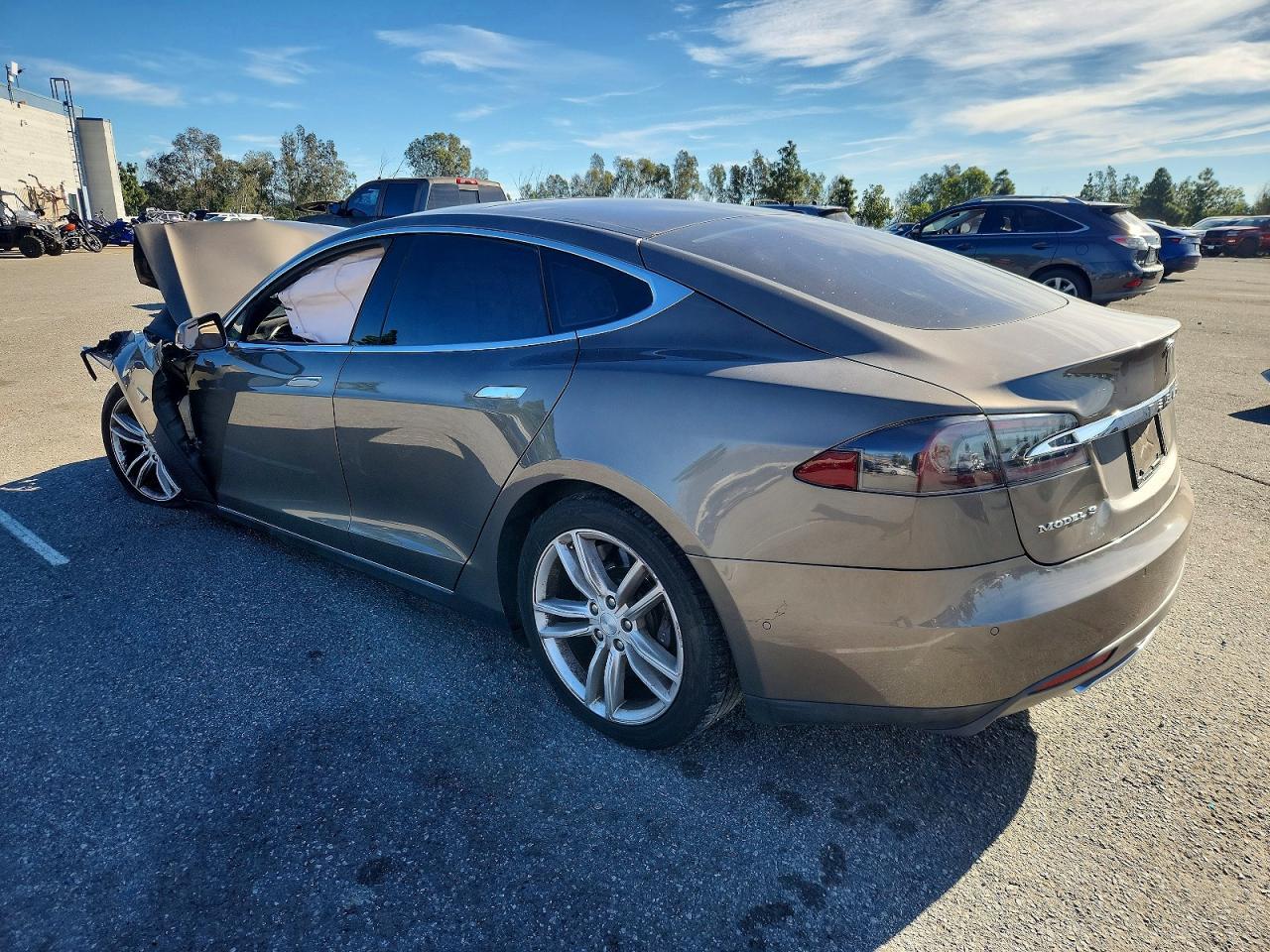 2015 Tesla Model S - Фото 2