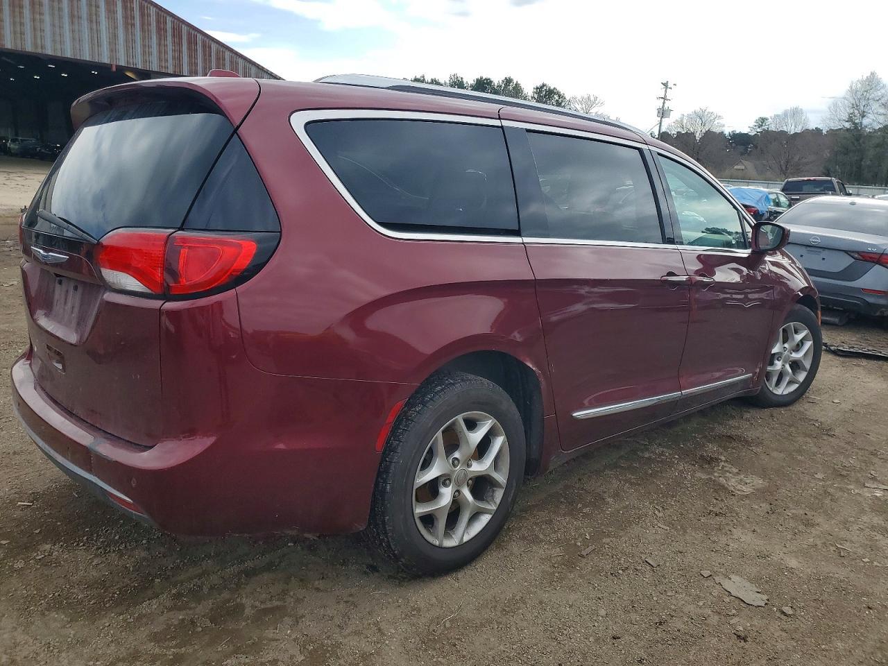 2017 Chrysler Pacifica Touring L Plus - Фото 3