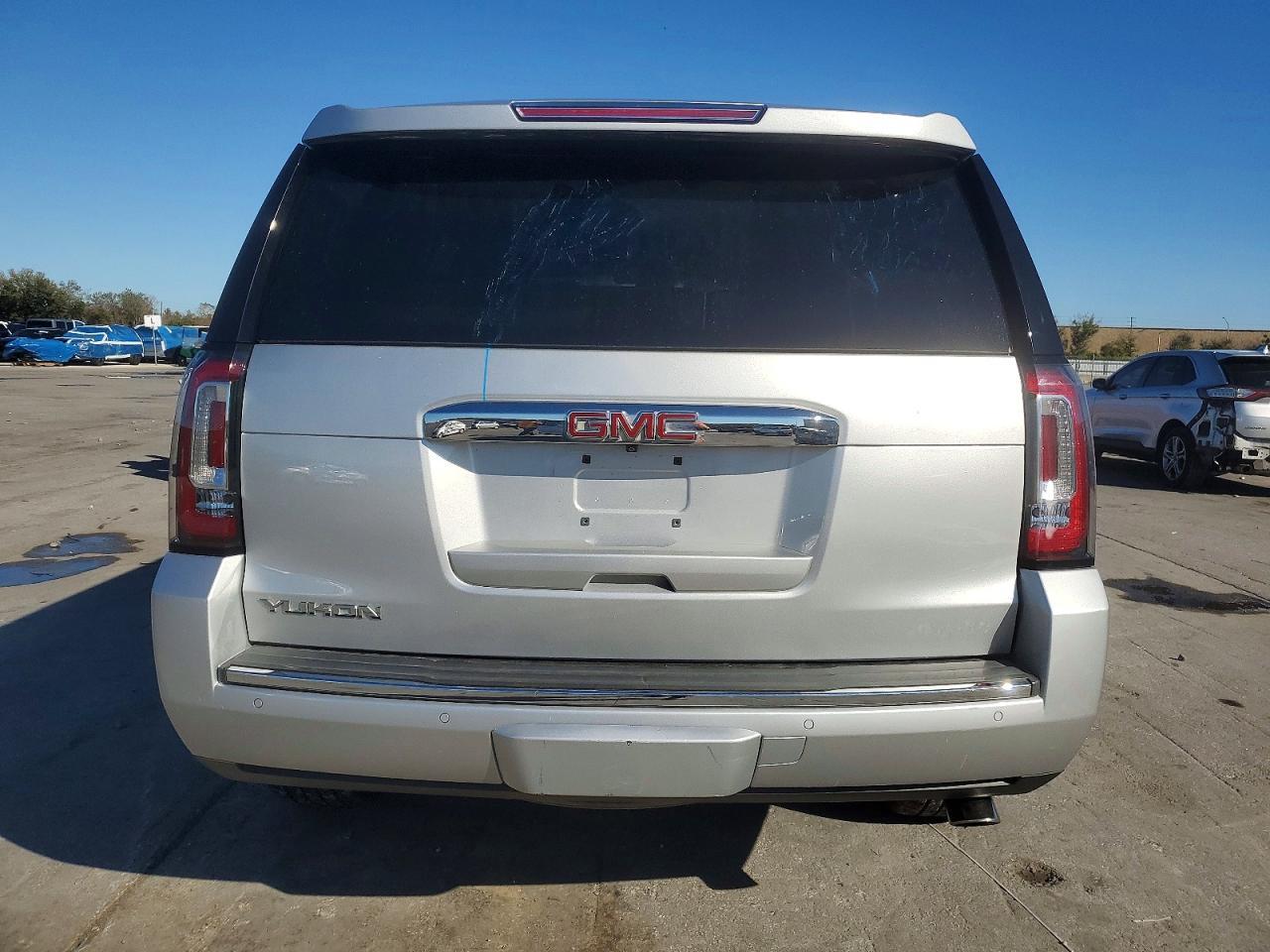 2015 GMC Yukon Denali - Фото 6