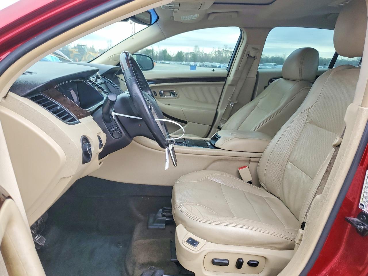 2014 Ford Taurus Limited - Image 7