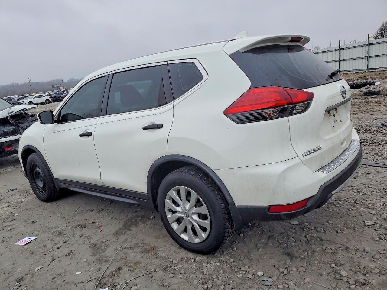 2017 Nissan Rogue S - Фото 2