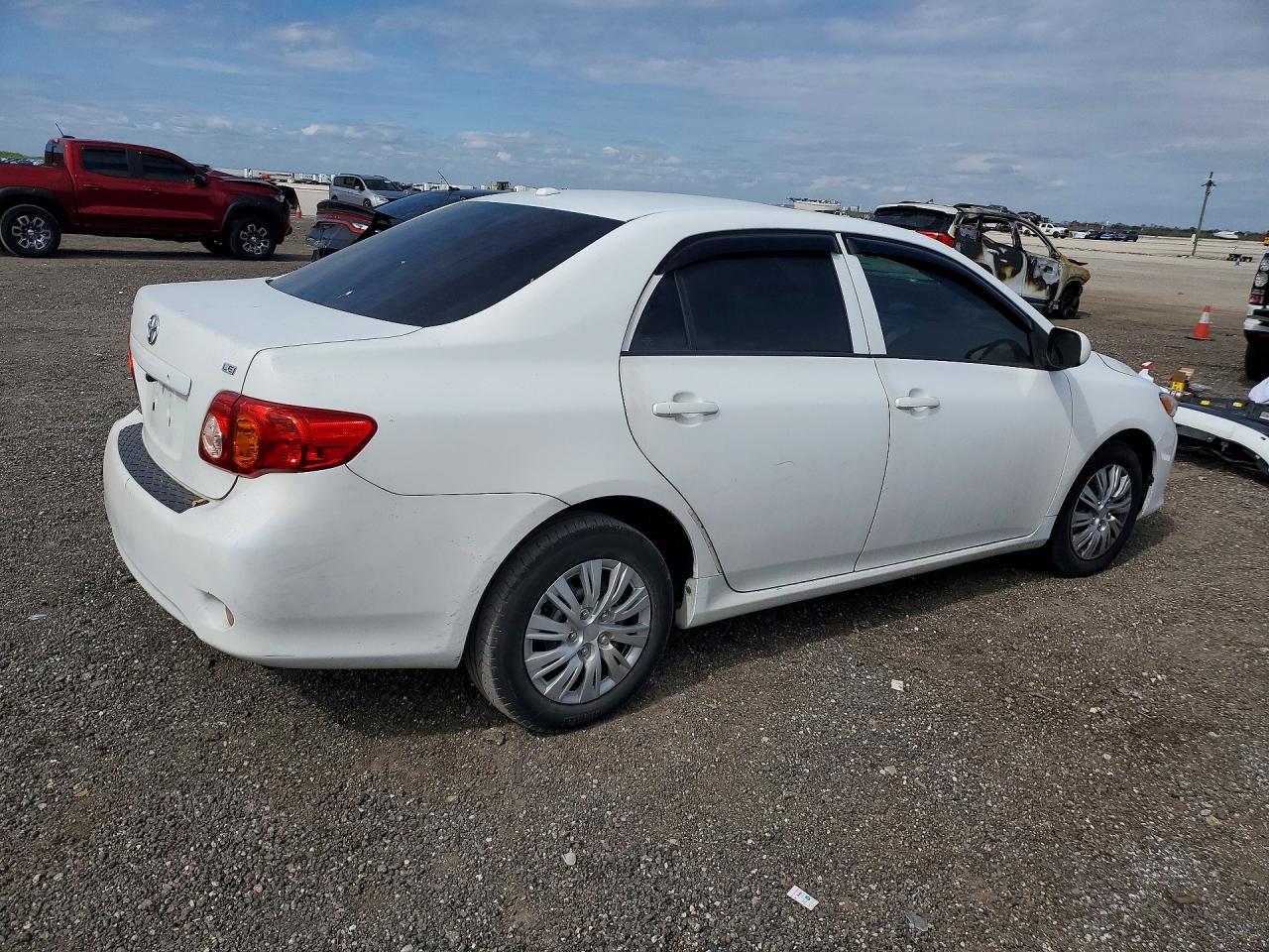 2010 Toyota Corolla Base - Фото 3
