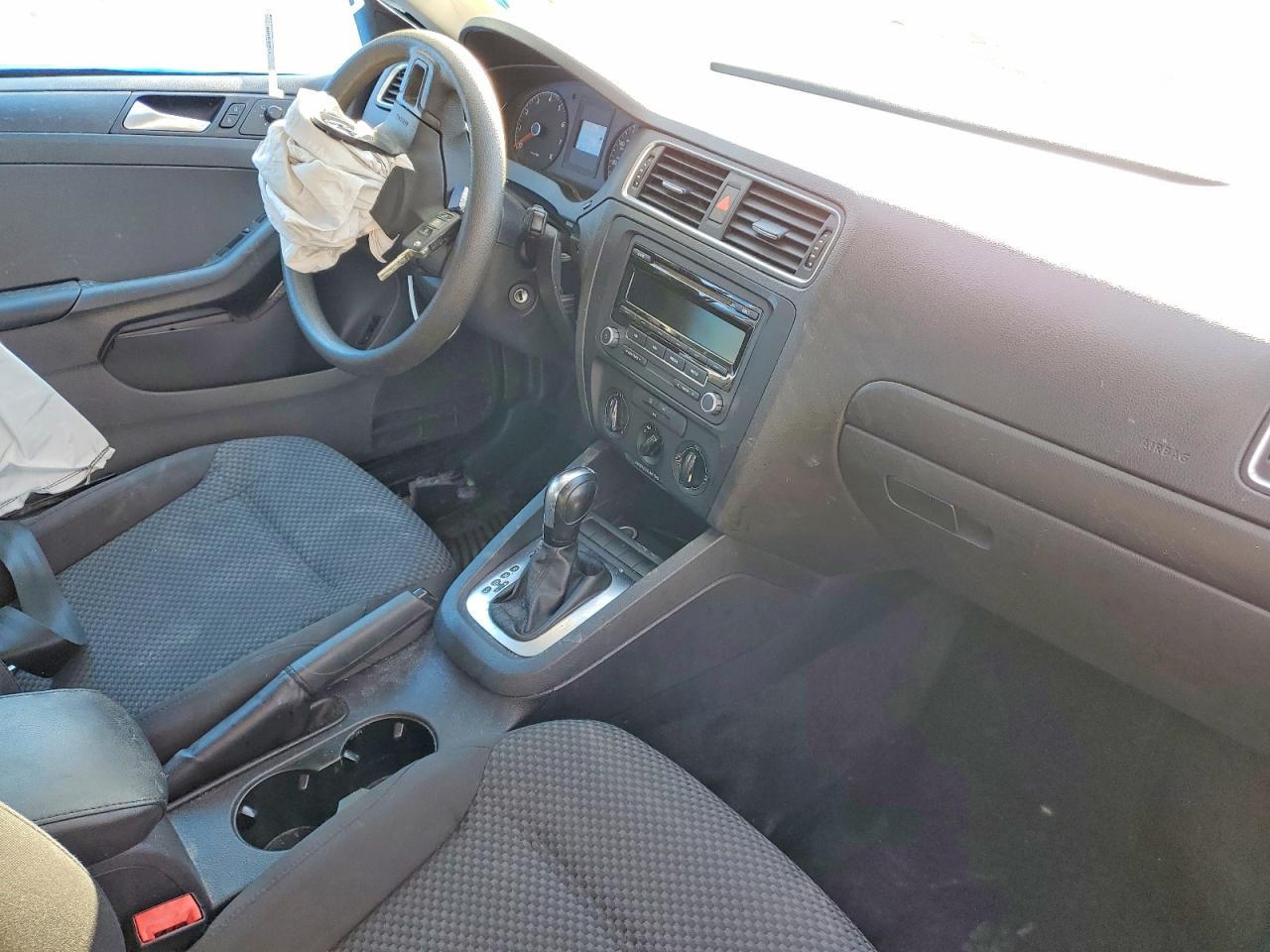 2013 Volkswagen Jetta Base - Image 7