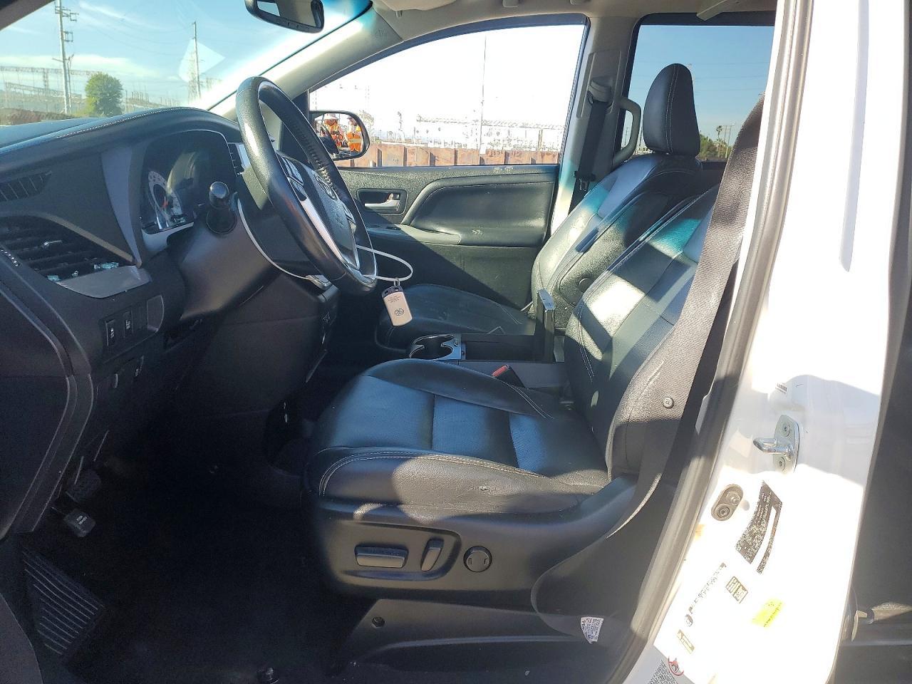 2016 Toyota Sienna Se Premium - Image 7