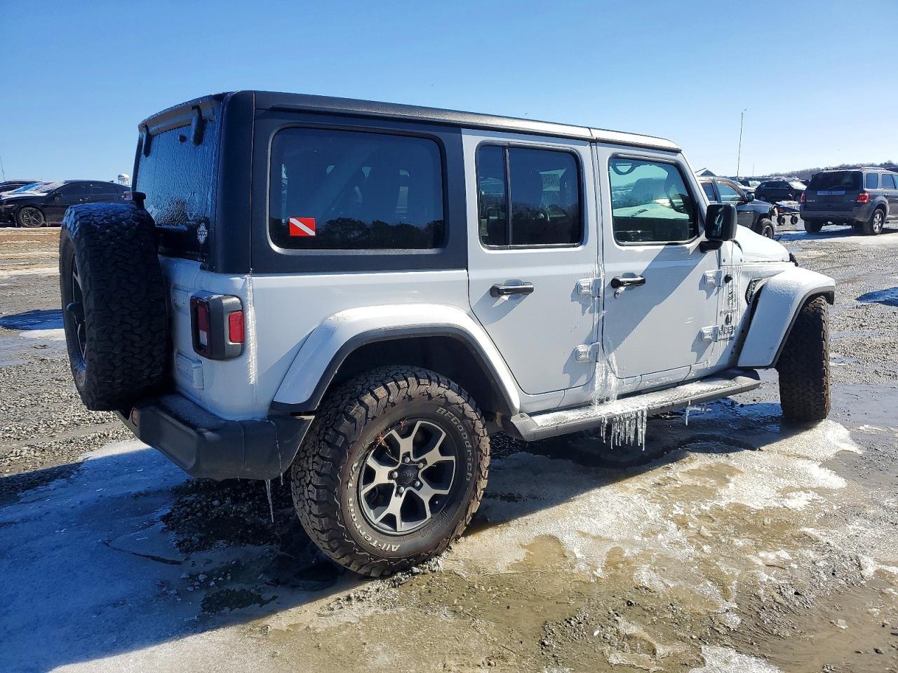 2022 Jeep Wrangler Unlimited Sahara - Фото 3