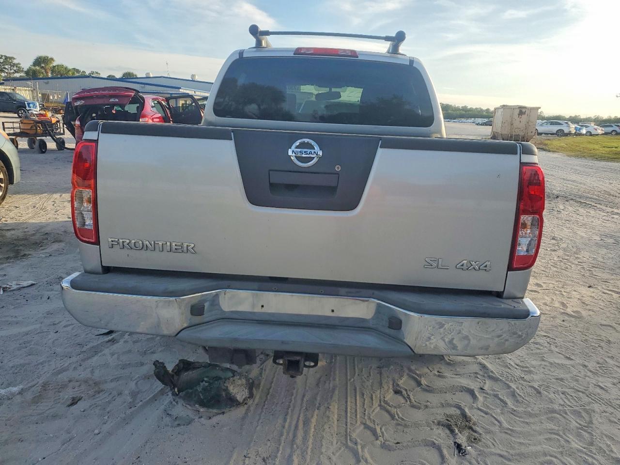 2011 Nissan Frontier S - Фото 6