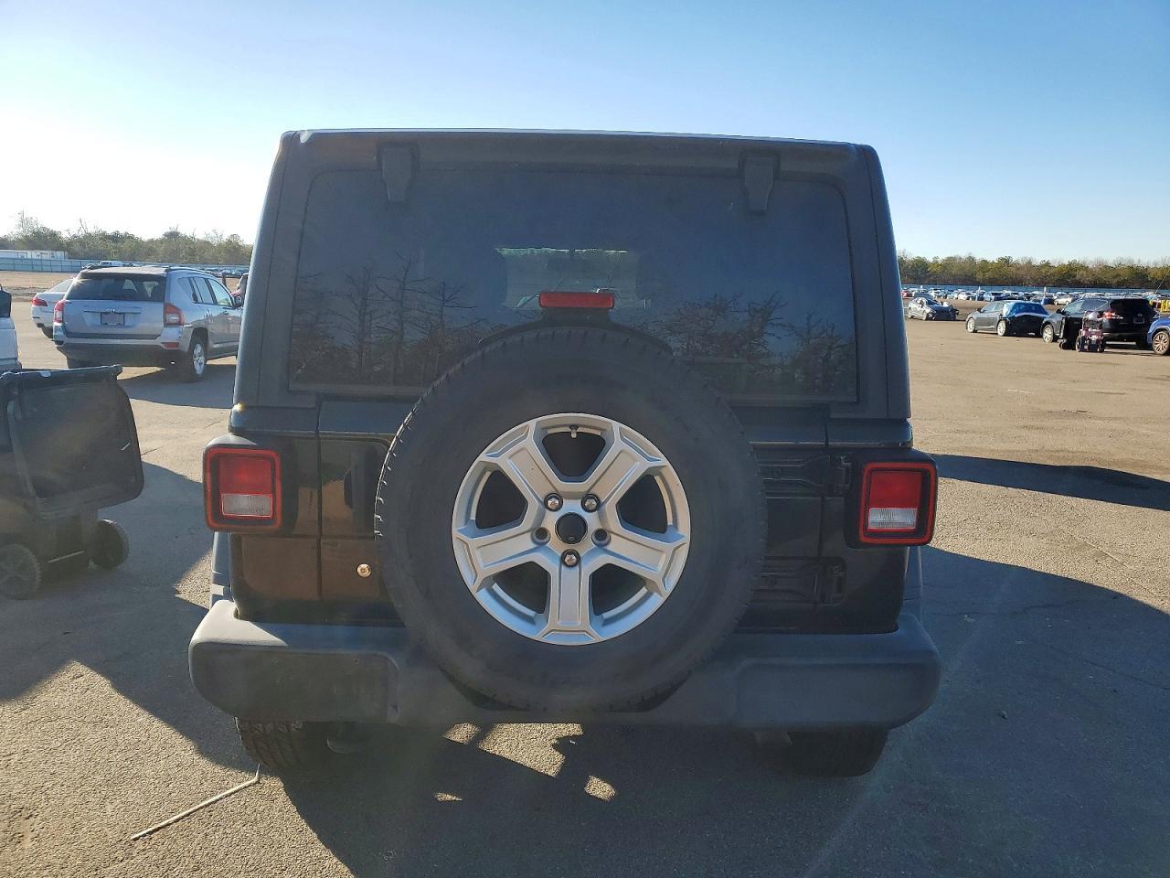 2018 Jeep Wrangler Unlimited Sport - Image 6