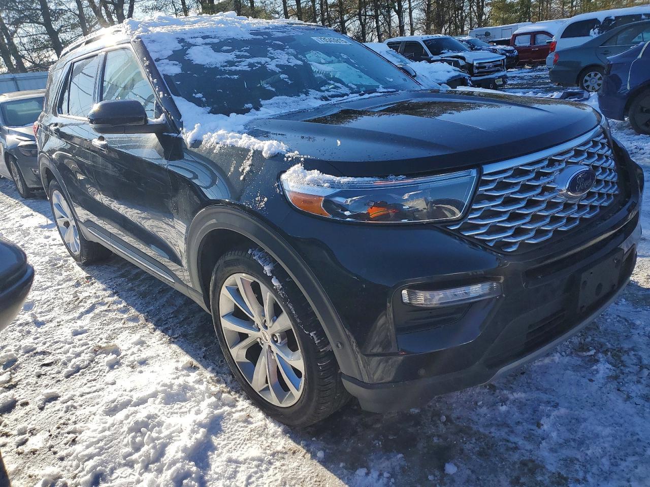 2022 Ford Explorer Platinum - Image 4