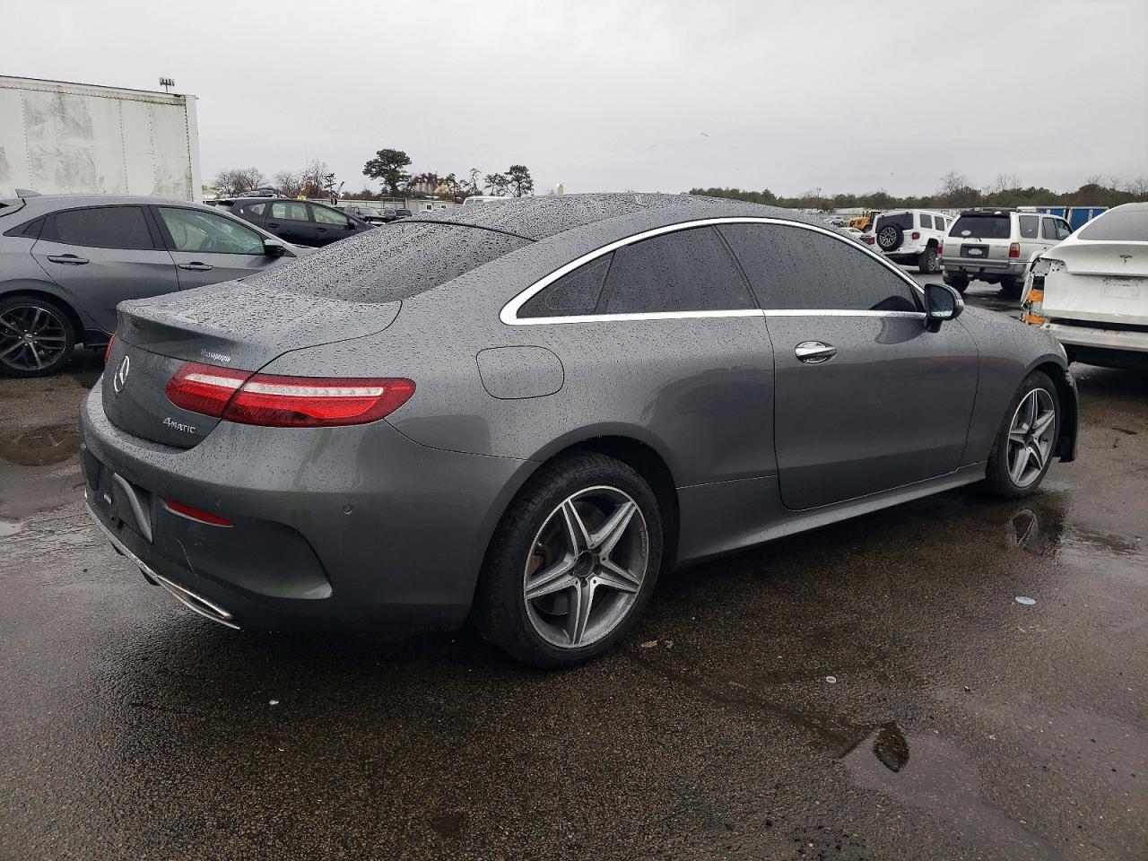 2018 Mercedes-Benz E 400 4Matic - Фото 3