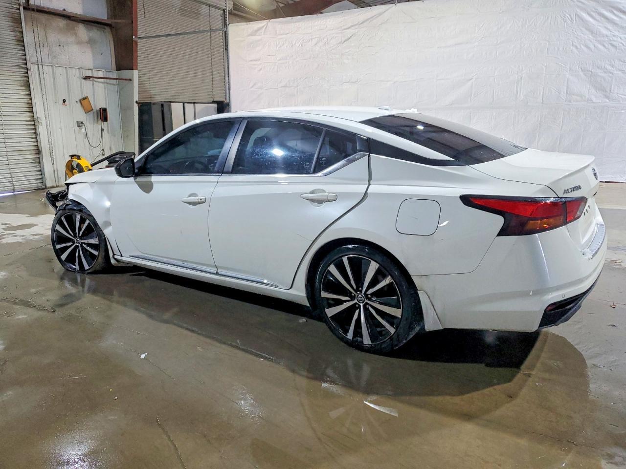 2021 Nissan Altima Sr - Image 2