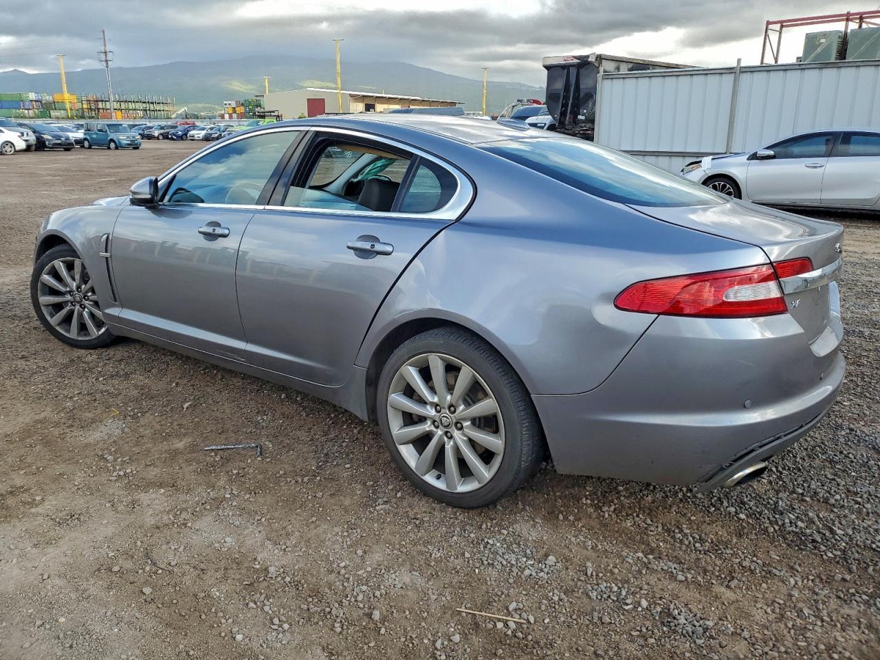 2011 Jaguar Xf Premium - Фото 2