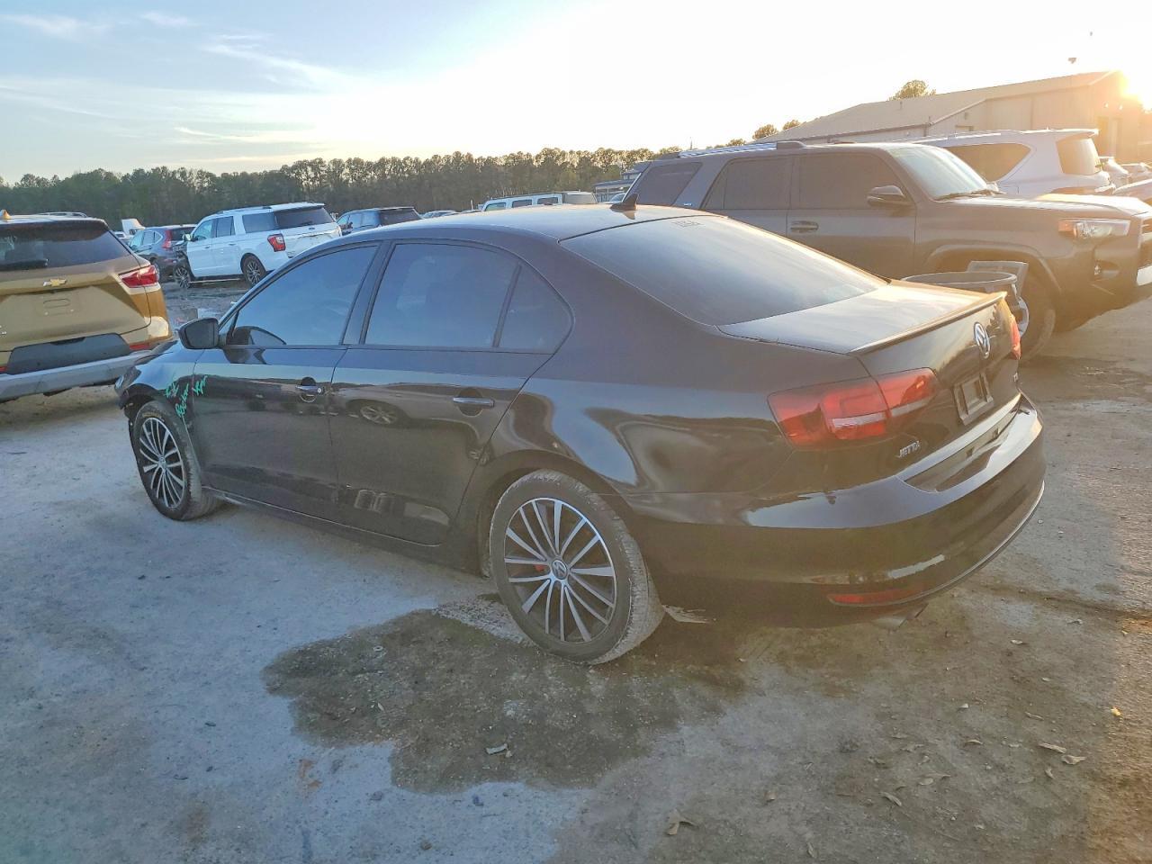 2016 Volkswagen Jetta Sport - Image 2