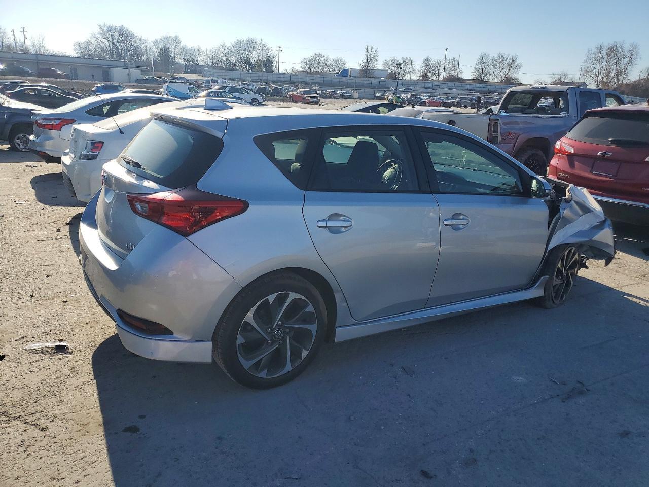 2018 Toyota Corolla Im - Фото 3