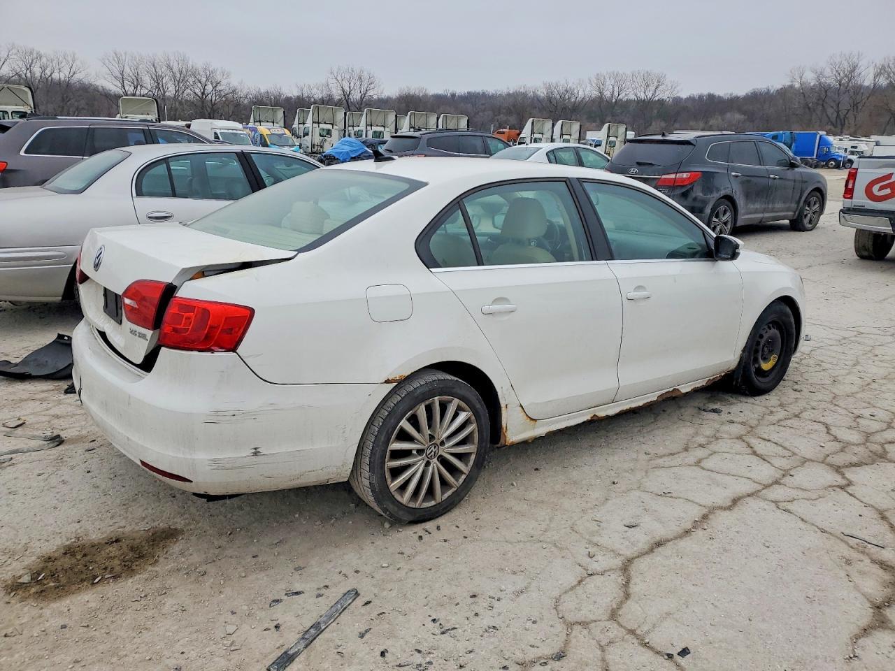 2011 Volkswagen Jetta - Фото 3