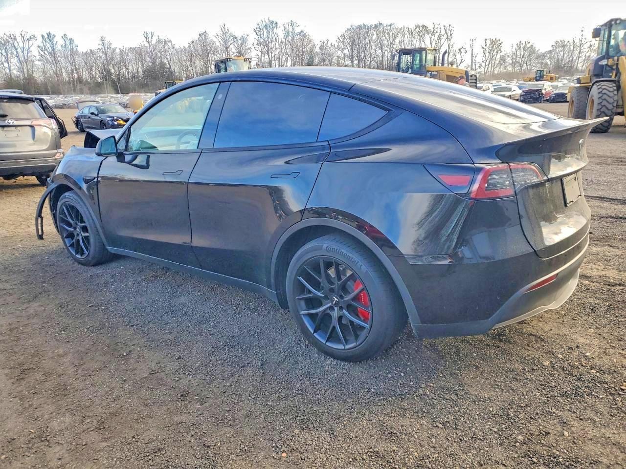 2023 Tesla Model Y - Фото 2