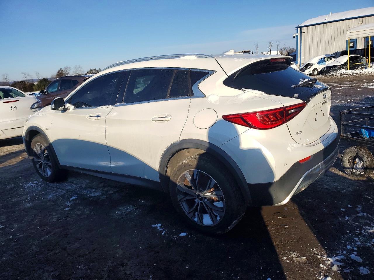 2017 Infiniti Qx30 Base - Фото 2