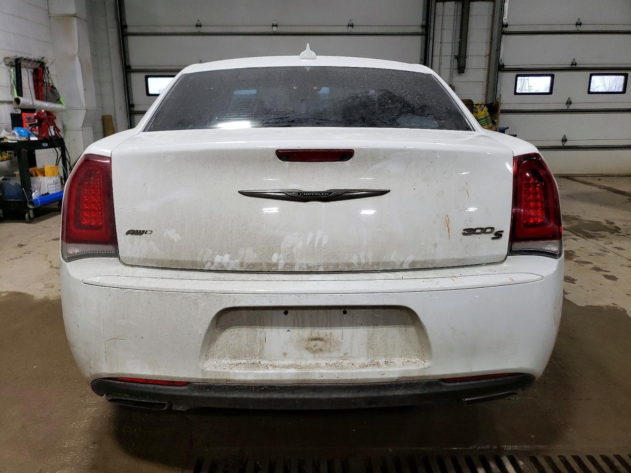 2016 Chrysler 300 S - Фото 6