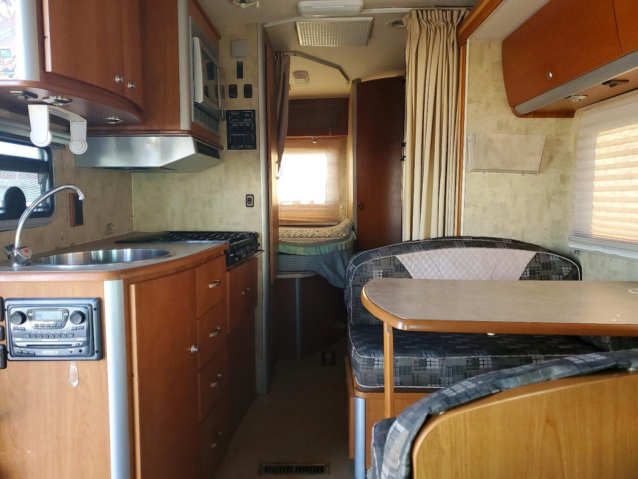 2006 Dodge Sprinter 3500 - Image 6