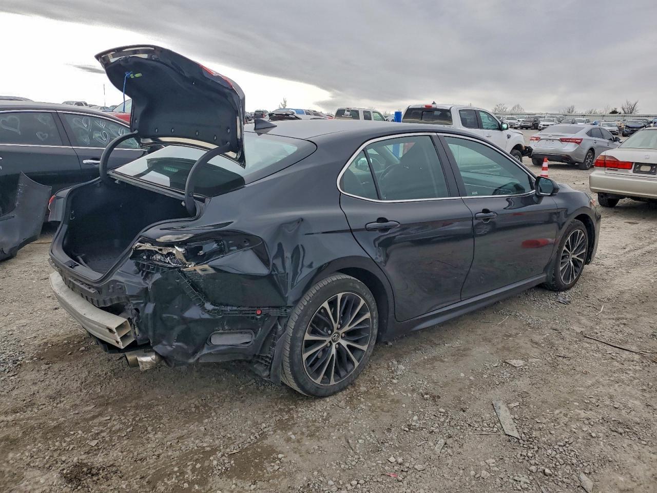 2019 Toyota Camry L - Фото 3