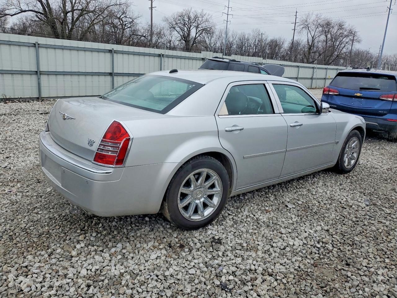 2005 Chrysler 300C - Image 3