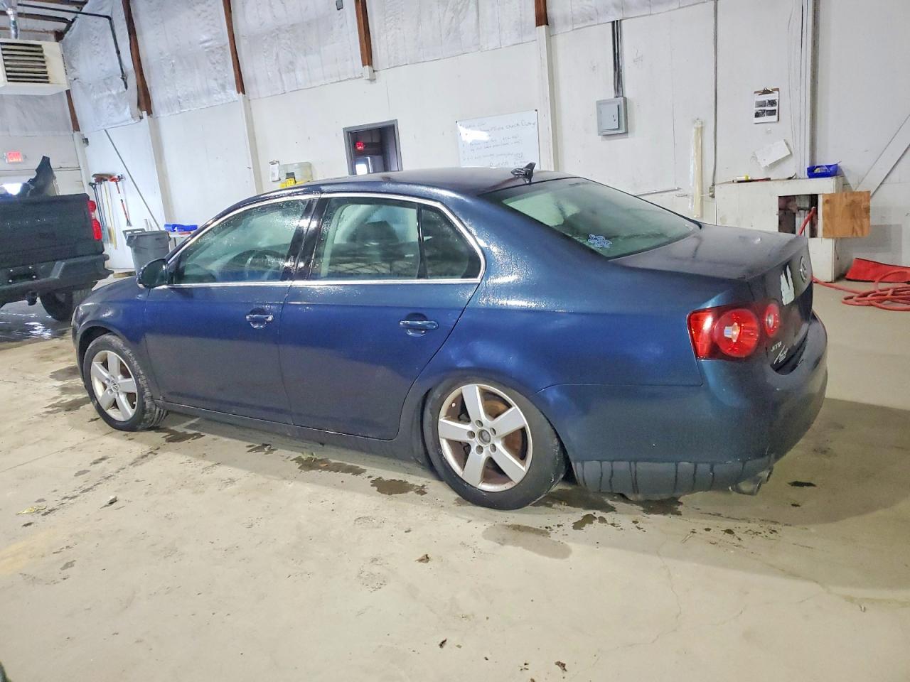 2009 Volkswagen Jetta Se - Image 2