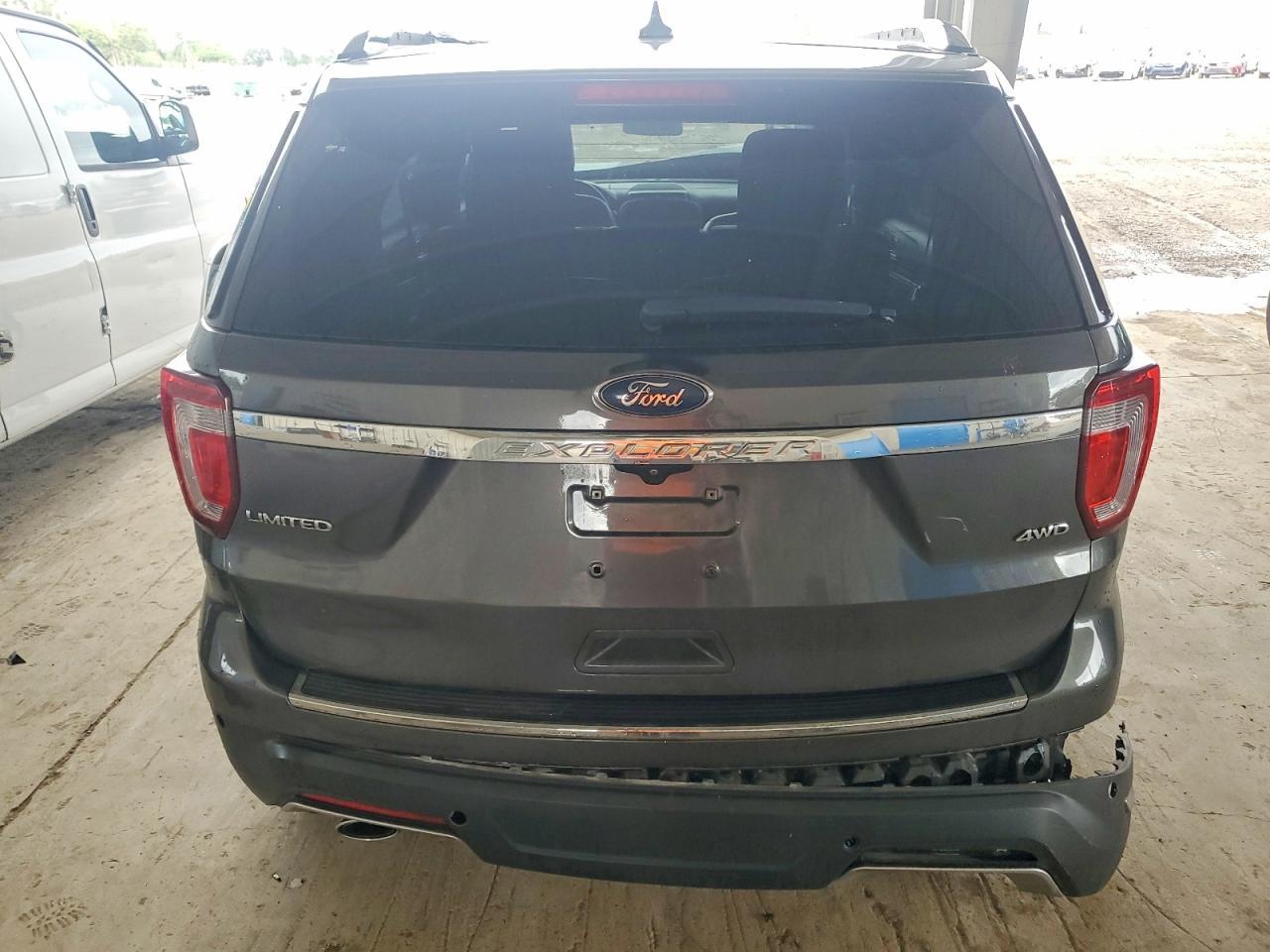 2018 Ford Explorer Limited - Фото 6