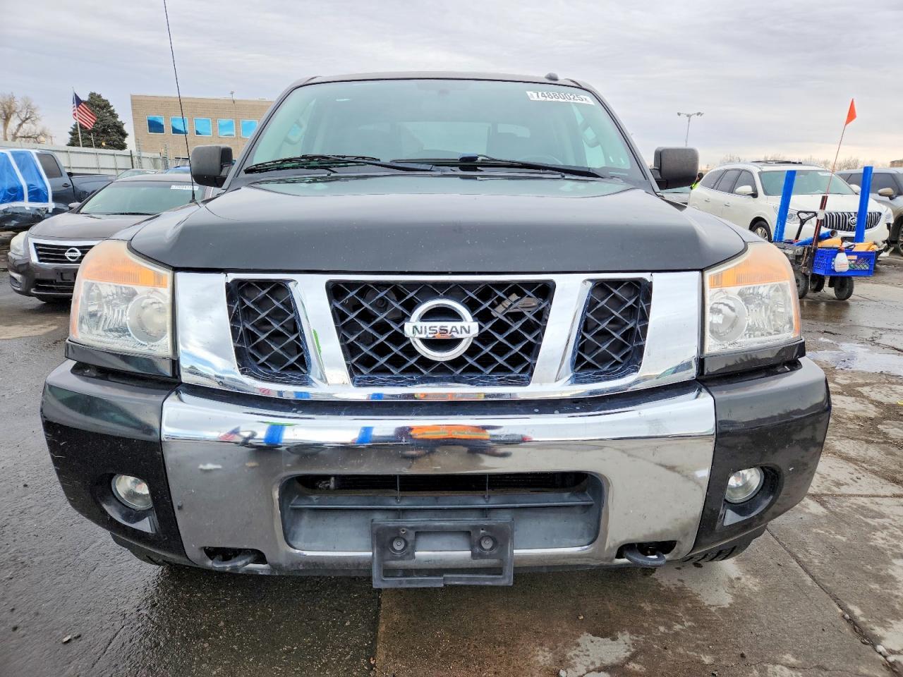 2015 Nissan Titan Sv - Image 5