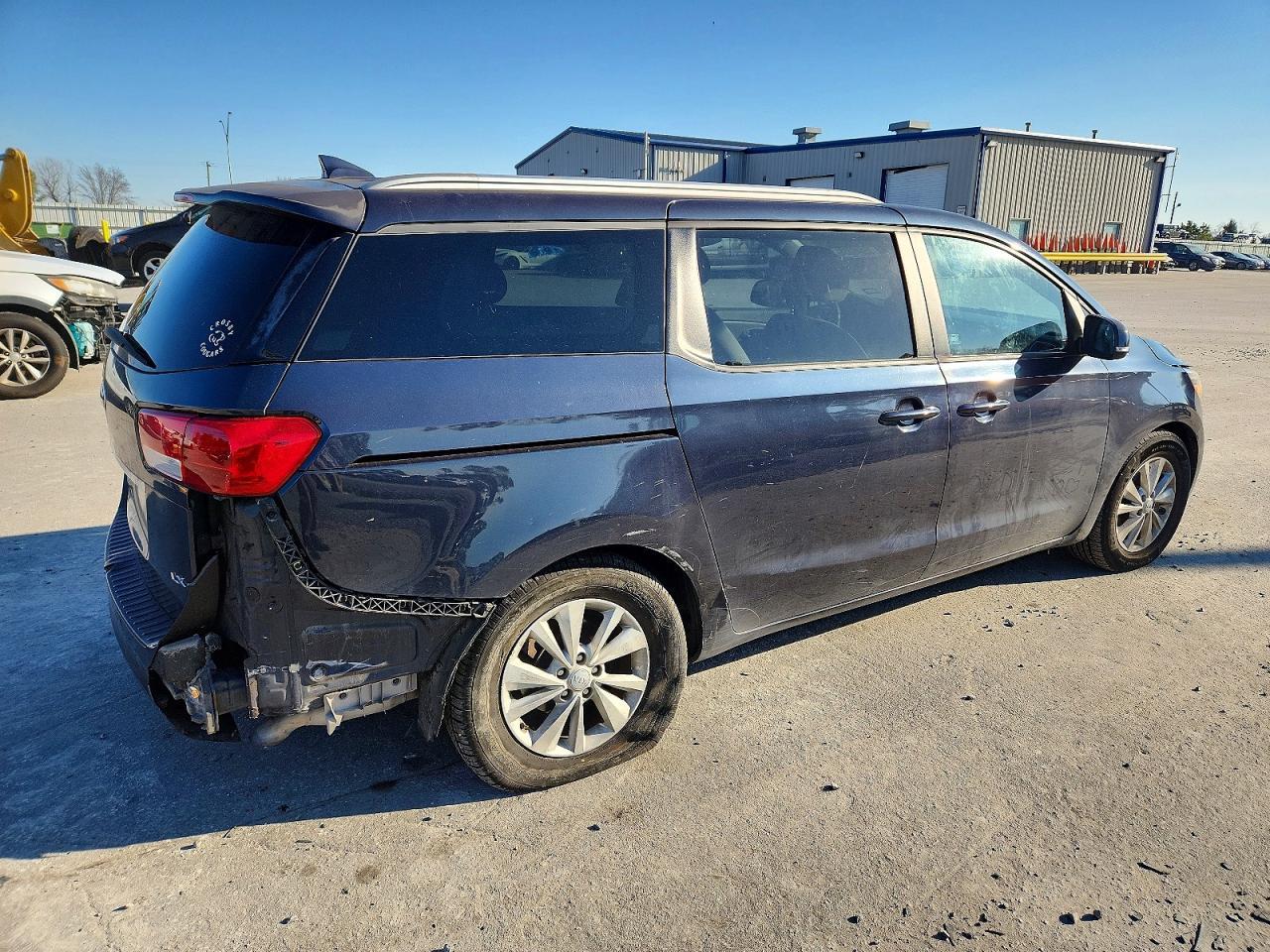 2016 Kia Sedona Lx - Image 3