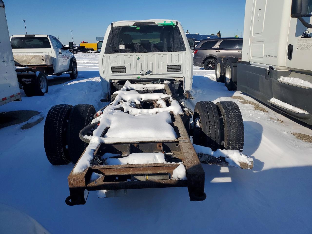 2017 Ford F550 Super Duty Truck Cab And Chassis - Image 6