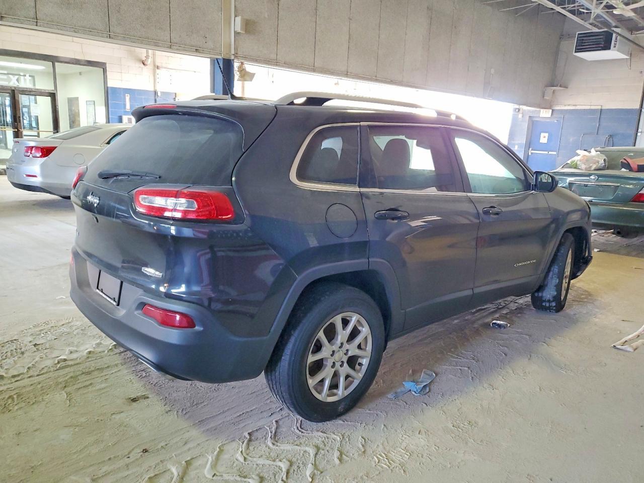 2016 Jeep Cherokee Latitude - Фото 3