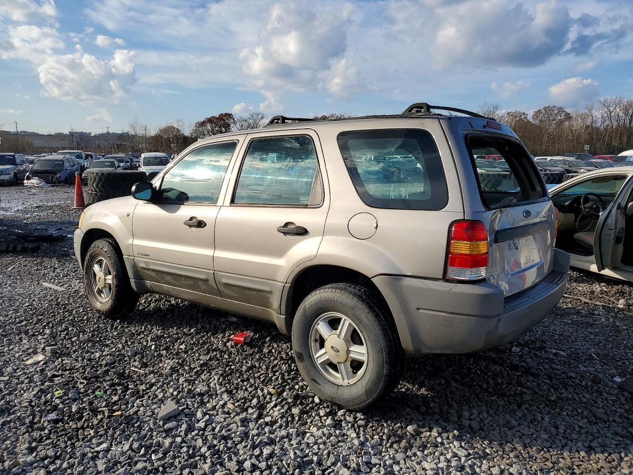 2001 Ford Escape Xls - Фото 2