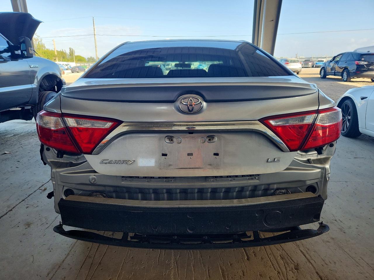 2016 Toyota Camry Le - Фото 6