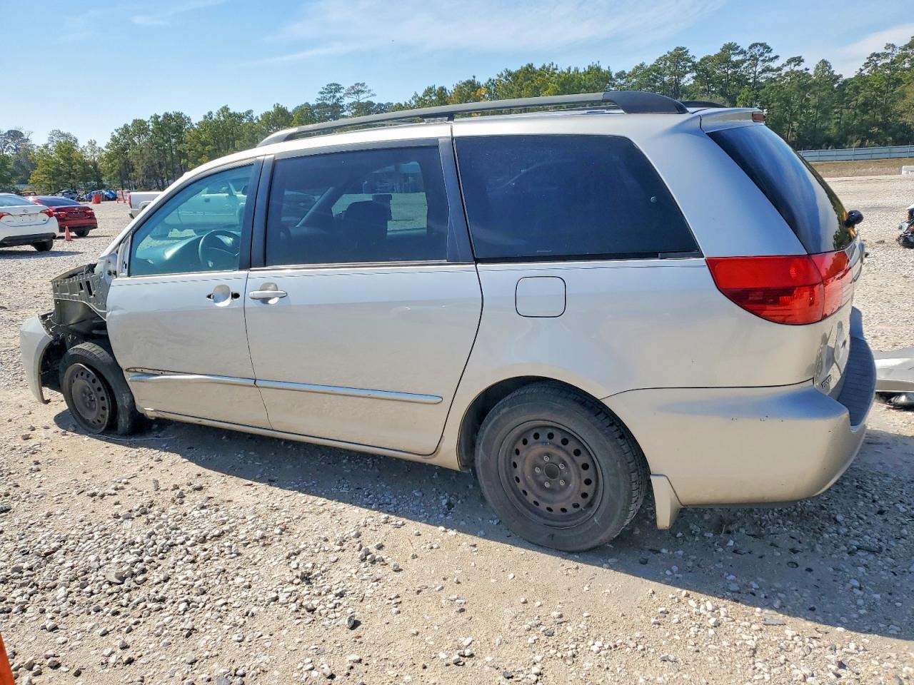 2004 Toyota Sienna - Фото 2
