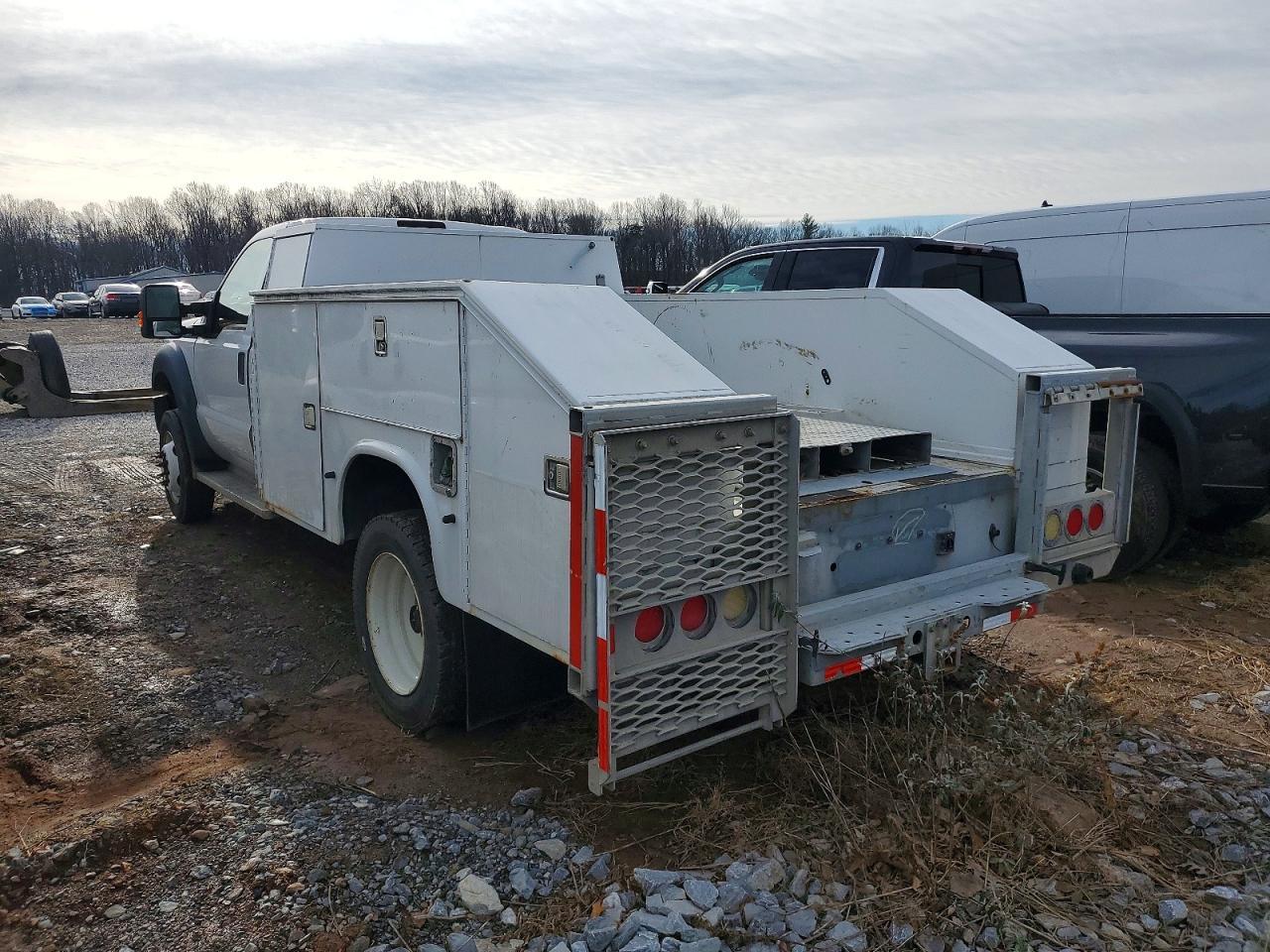 2015 Ford F550 Super Duty - Image 2