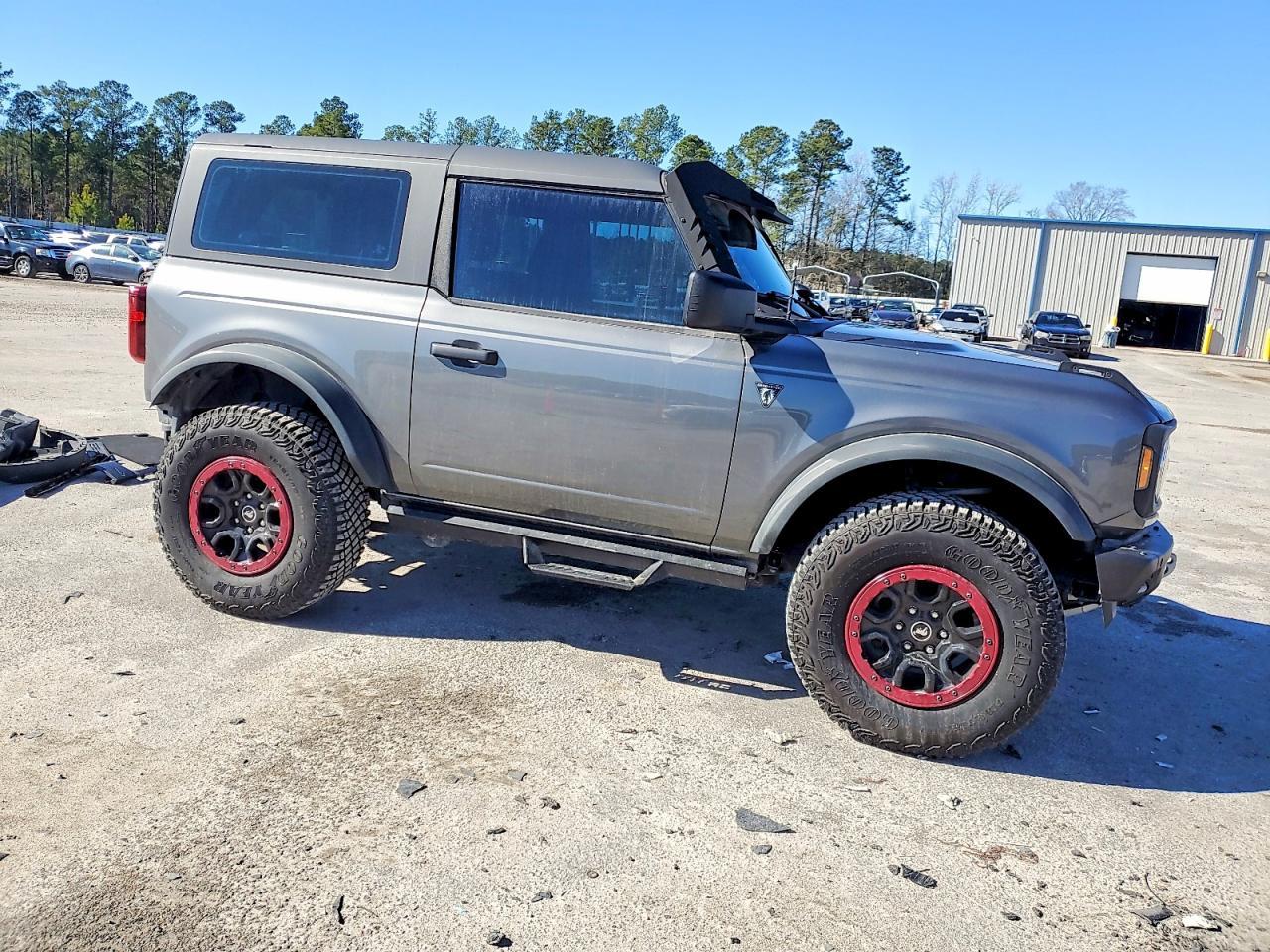 2022 Ford Bronco Base - Image 4