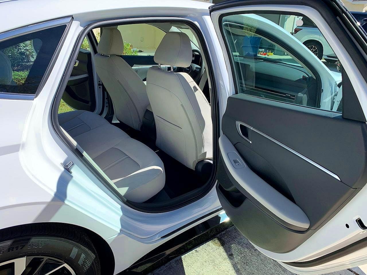 2025 Hyundai Sonata Sel - Image 6